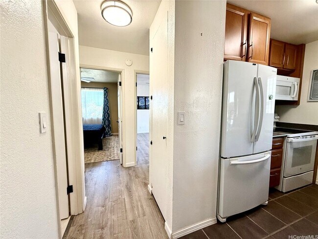 Building Photo - 68-077 Au Street Unit 3C