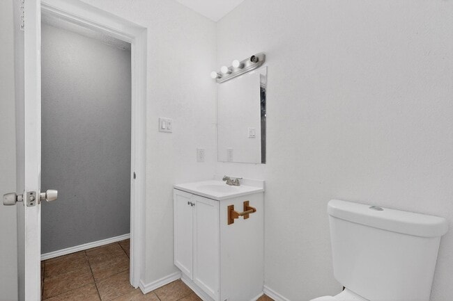 Building Photo - 6805 Newcastle Pl