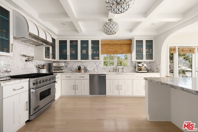 Building Photo - 6650 Whitley Terrace