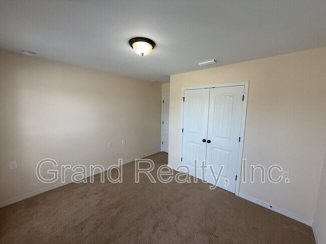 Building Photo - 5800 Glenby Ct