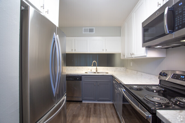 2BR, 1.5 BA-1020 SF - Wilbur Oaks Apartments