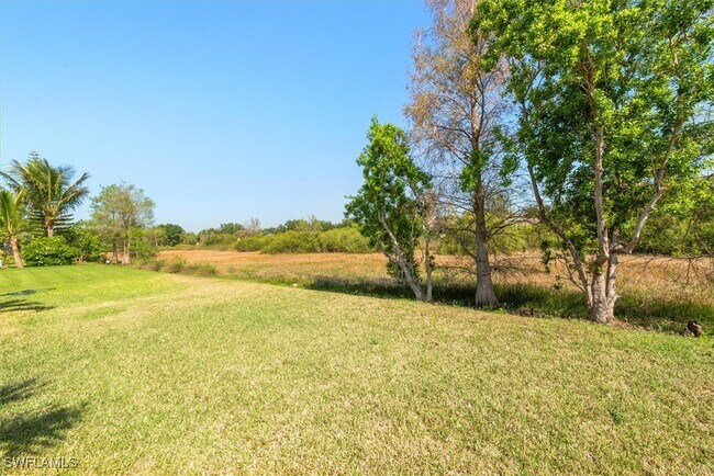 Building Photo - 8884 Fawn Ridge Dr