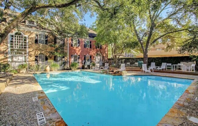 Building Photo - 2133 Bering Dr