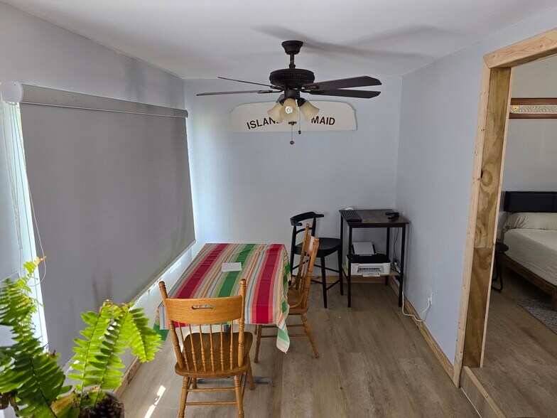 Dining Room - 110 Freesia St