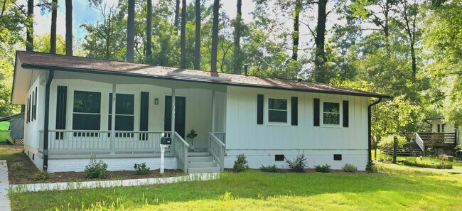 Building Photo - 1205 Crabtree Blvd