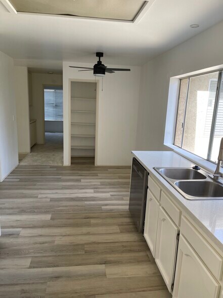 Building Photo - 1830 Salisbury Dr