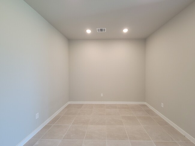 Building Photo - 2905 Terrace Grove Dr