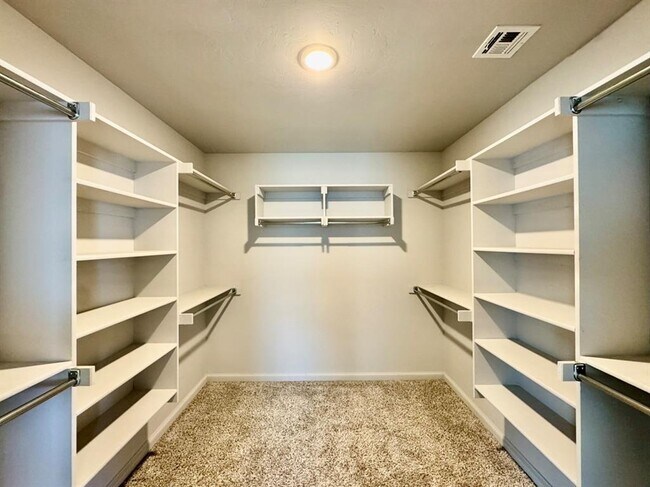 Building Photo - 18305 Autumn Grv Ct