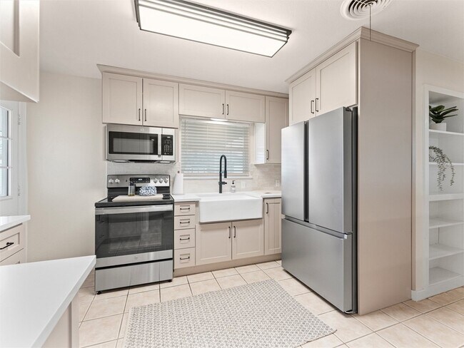 Building Photo - 510 Overlook Dr