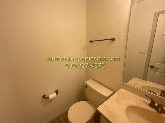 Building Photo - 4 Bedroom, 2 Bath Home