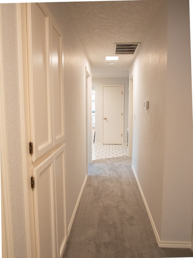 Building Photo - 15729 NE Fremont St