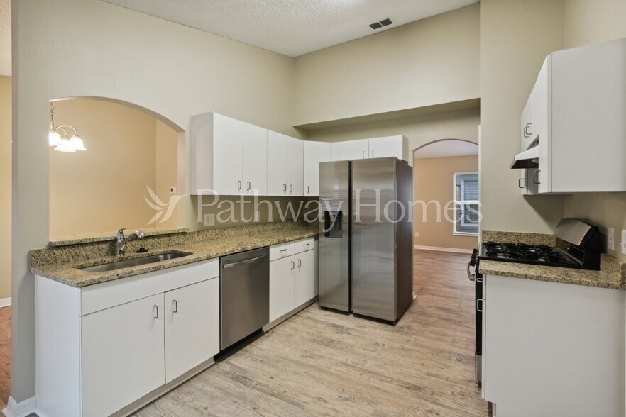 Building Photo - 8612 Claiborne Ct