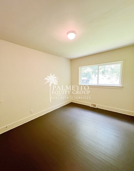 Building Photo - 405 Richardson Ave