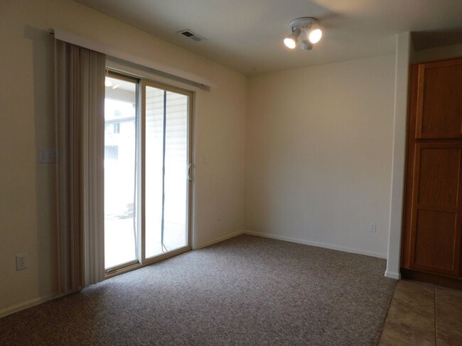 Building Photo - Townhome North GJ!!