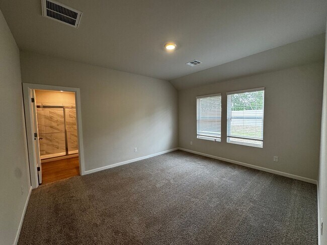 Building Photo - Spectacular brand NEW 4 Bedroom 2 Bathroom...