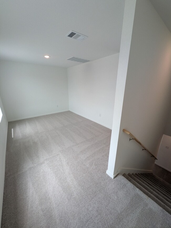 Building Photo - 19008 Encanto Aly
