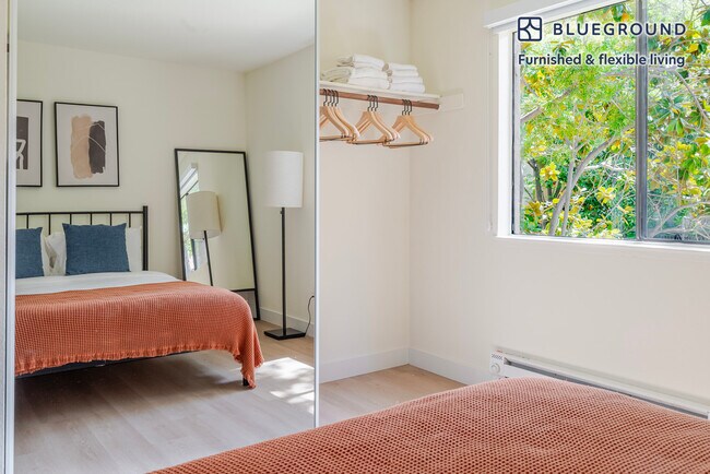 Building Photo - 1600 Villa St