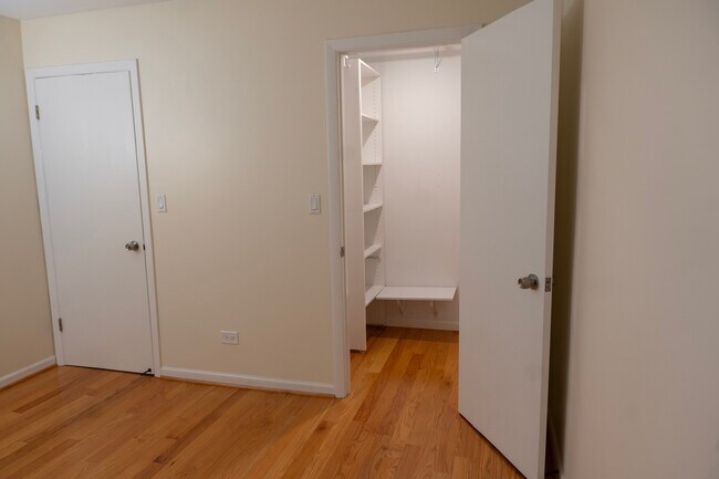 Building Photo - 1026 Castilian Ct