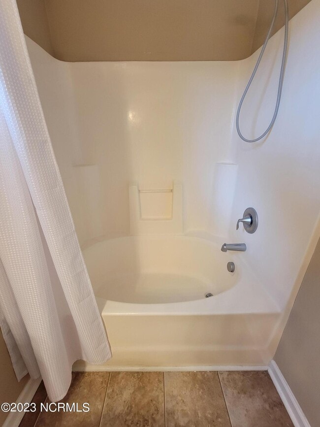 Building Photo - 416 Amaryllis Ln
