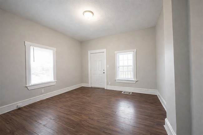 Building Photo - 17 S Tuxedo St