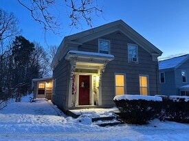 Building Photo - 306 Pleasant St