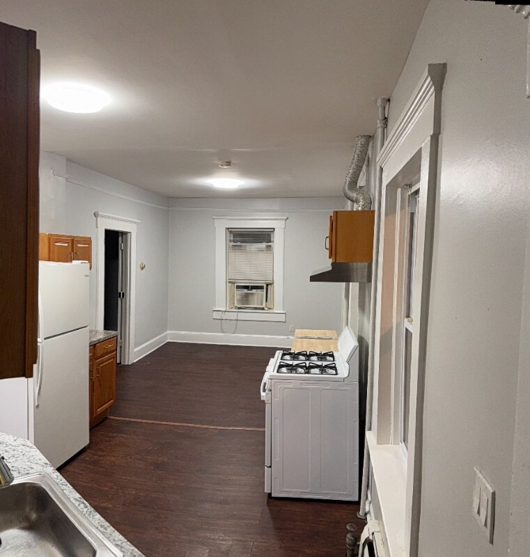 Building Photo - 1317 Broadway