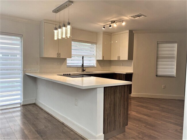 Building Photo - 5 br, 3.5 bath House - 9017 SW 157th Path