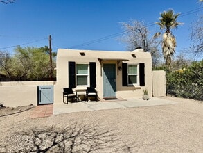 Building Photo - Fully furnished Bungalow