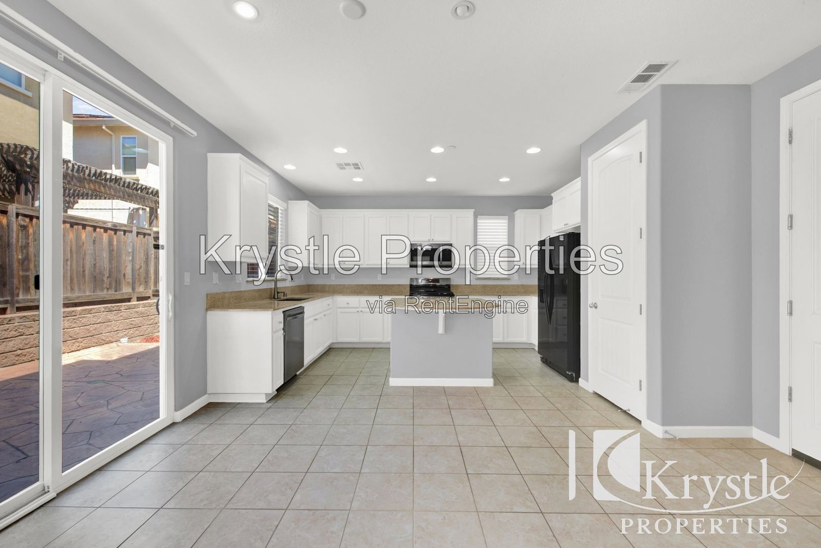 Building Photo - 1649 Roma Dr