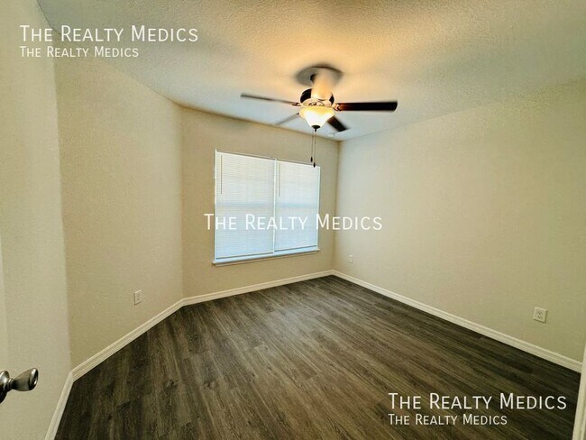 Building Photo - 4165 Hammock Rd