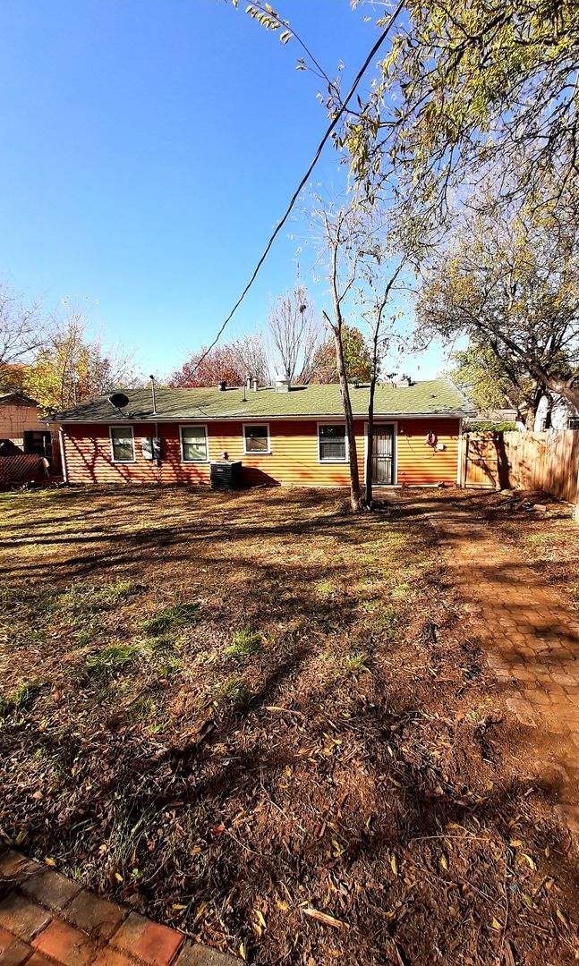 Building Photo - Quaint 3 bedroom, 1.5 bath in Euless
