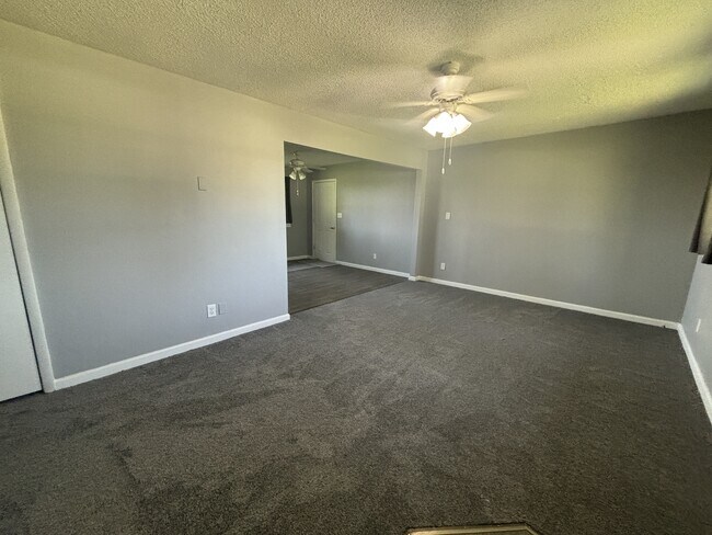 Building Photo - 53 E 300 N