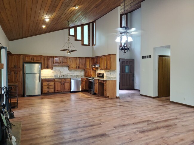 Building Photo - Secluded luxury cabin in woods with privat...