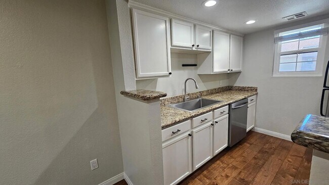 Building Photo - 12091 Alta Carmel Ct