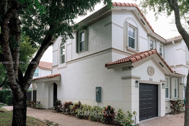 Building Photo - 8167 NW 108th Ct