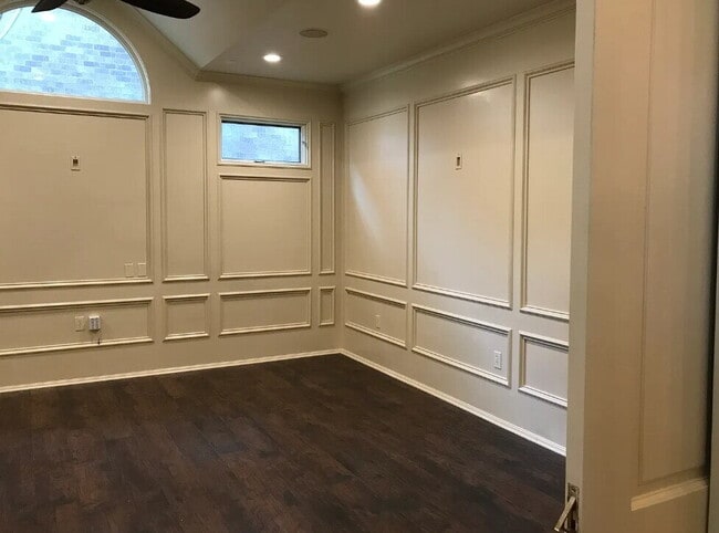 Building Photo - Experience Luxurious Living: Spacious 3-Bedroom Home with Golf Course views on Pebble Beach Drive!