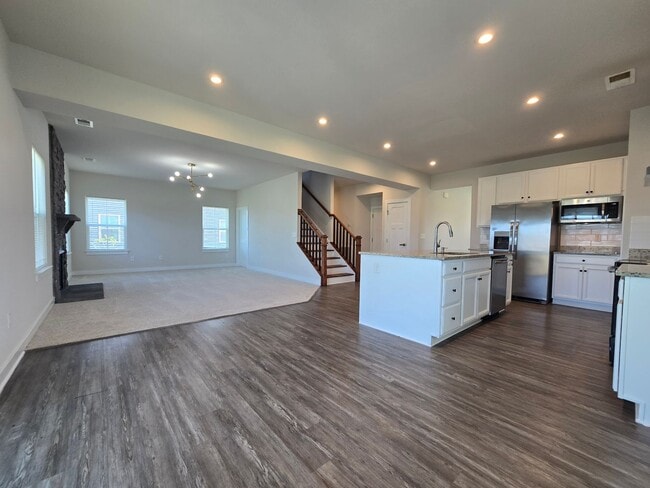 Building Photo - $500 off 1st Full Months Rent!! Minutes from the VA/NC Line