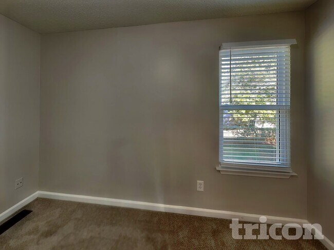 Building Photo - 2121 Serenity Dr NW