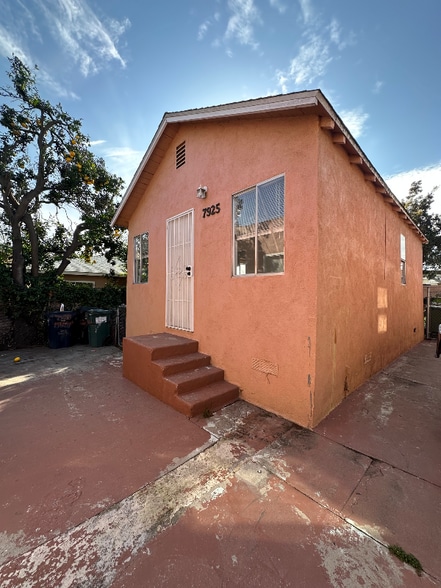 Building Photo - 7925 Morton Ave