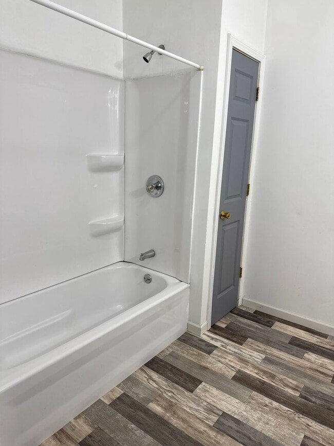 Building Photo - 1145 W Calhoun Ave