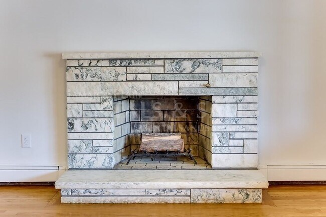 Building Photo - 19 Norton St