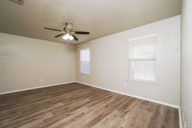 Building Photo - 6535 Davenport Bay