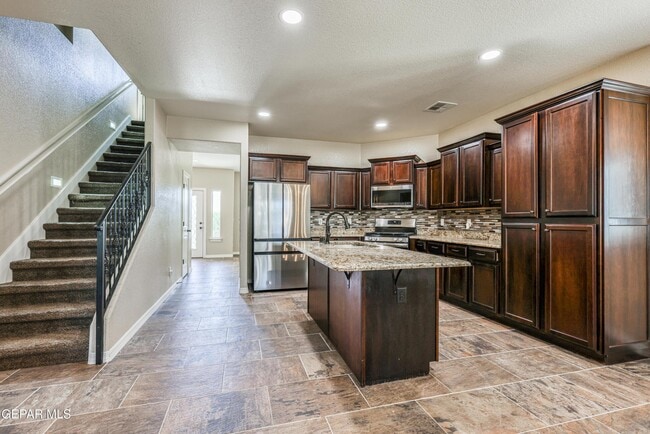 Building Photo - 5525 Valley Cedar Dr