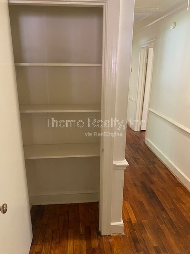 Building Photo - 2008 Beverly Rd