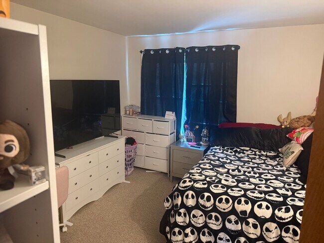 Building Photo - Charming 3 Bedroom, 2 Bath End Row Townhouse in Millersville - In-unit Laundry