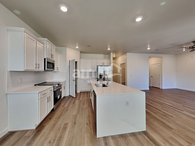 Building Photo - 6530 E Paseo Baranda