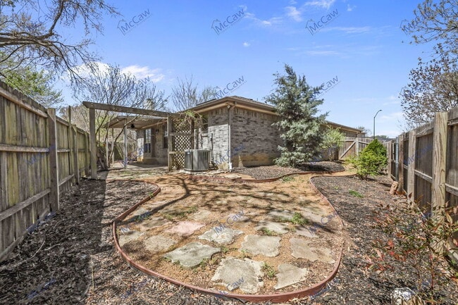 Building Photo - 5719 Colebrook Trail