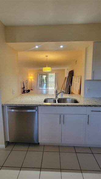 Building Photo - 901 SW 141st Ave