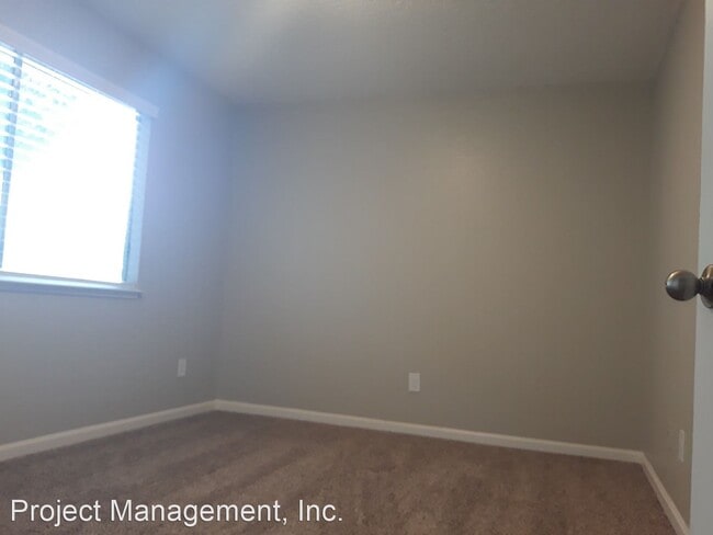 Building Photo - 1341 Dustin Dr