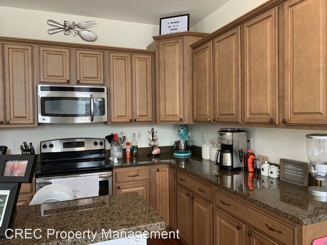 Building Photo - 101 S Commodore Way